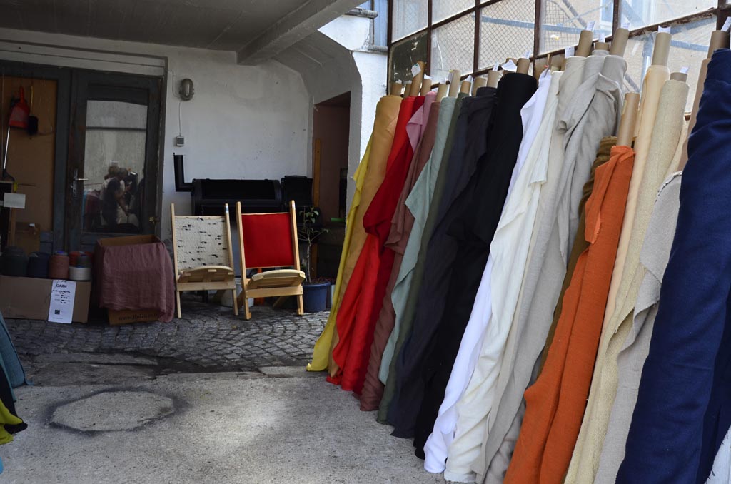 Gratis Download:  Tipps für den Stoffselbstkauf. Wir bieten Maßschneiderei für Damen und Herren. Wenn Du eigene Stoffe mitbringst, beachte bitte die folgenden Empfehlungen!